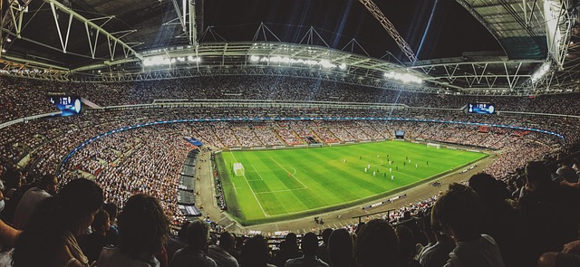 Når stadion syder: De vildeste øjeblikke fra premier league-tribunerne